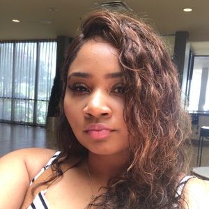 Meet your Posher, Janiece